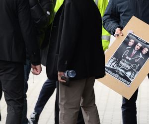 Robert De Niro już w Polsce. Aktor przyłapany na lotnisku w Warszawie