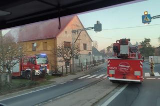 Trzy razy w to samo miejsce! Strażacy w budynku w Dąbrówce