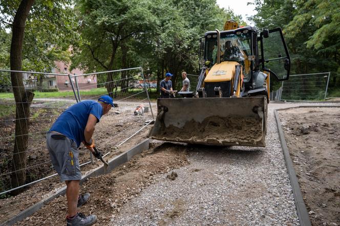 Powstaje nowa droga rowerowa! Sprawdź, jak przebiegają prace na Księżym Młynie [ZDJĘCIA]