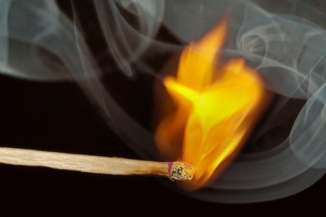 Bełchatów. Zamknął się w toalecie dworca i podpalił swoje ubrania