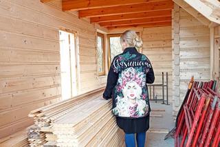 Letni dom Kasi i Andrzeja Gąsieniców z Gogglebox. Przed telewizorem