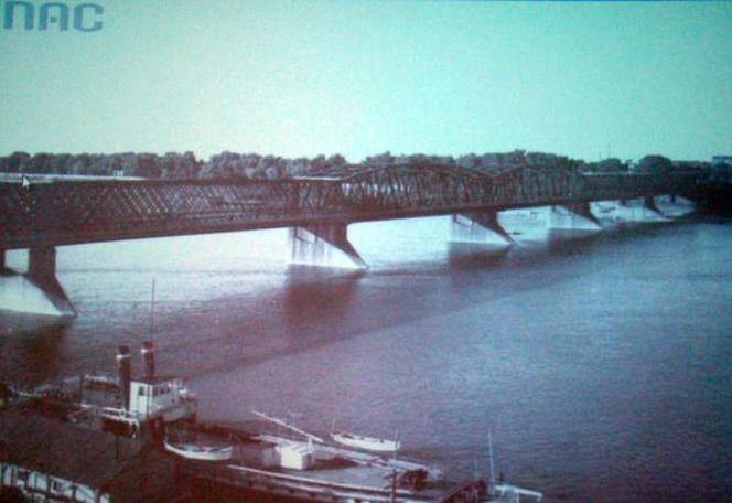 Most Kierbedzia: pierwsza stała przeprawa przez Wisłę w Warszawie