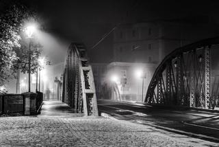 Most Młyński w porannej mgle