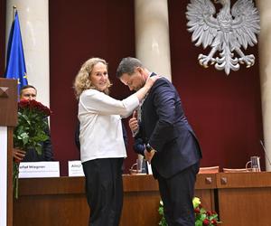 Rafał Trzaskowski złożył ślubowanie. Założyli łańcuch prezydentowi