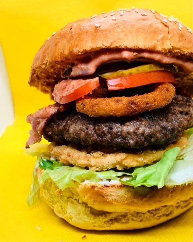 Burgery i inne smakołyki Godzilli z Pińczowa