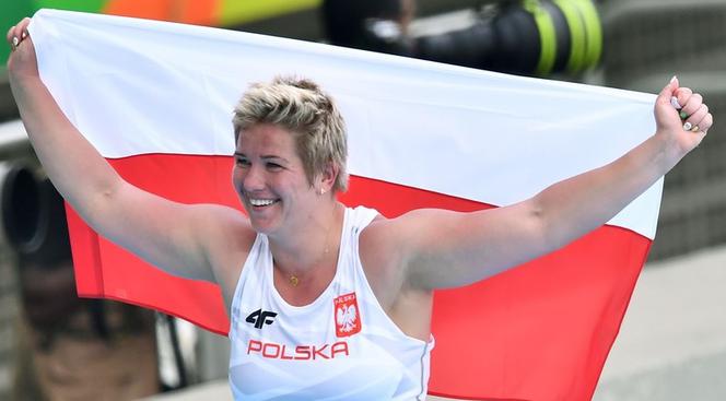 Rio 2016: Anita Włodarczyk wróciła do Polski. Łzy wzruszenia na Okęciu
