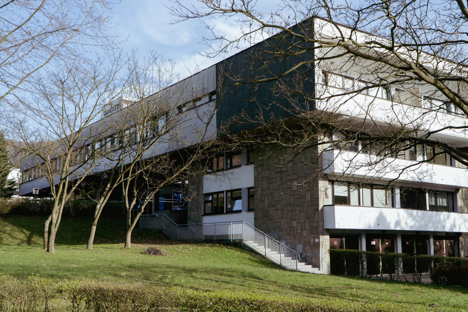 Sanatorium Równica w Ustroniu - zdjęcia. Modernistyczna bryła niczym okręt