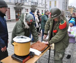 32. Finał WOŚP w Kielcach. Tak Orkiestra grała na deptaku i Placu Artystów