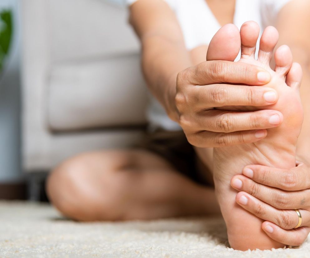 Kobieta skarżyła się na pieczenie stóp. Ostateczna diagnoza zaskoczyła nawet lekarzy