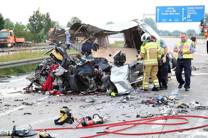 Wypadek polskiego autokaru w Niemczech obok Drezna. NIE ŻYJE 9 osób, około 40 rannych