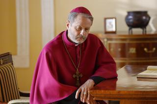 Ojciec Mateusz 26 sezon. Ksiądz Mateusz (Artur Żmijewski) biskupem w Pałacu w Jabłonnie