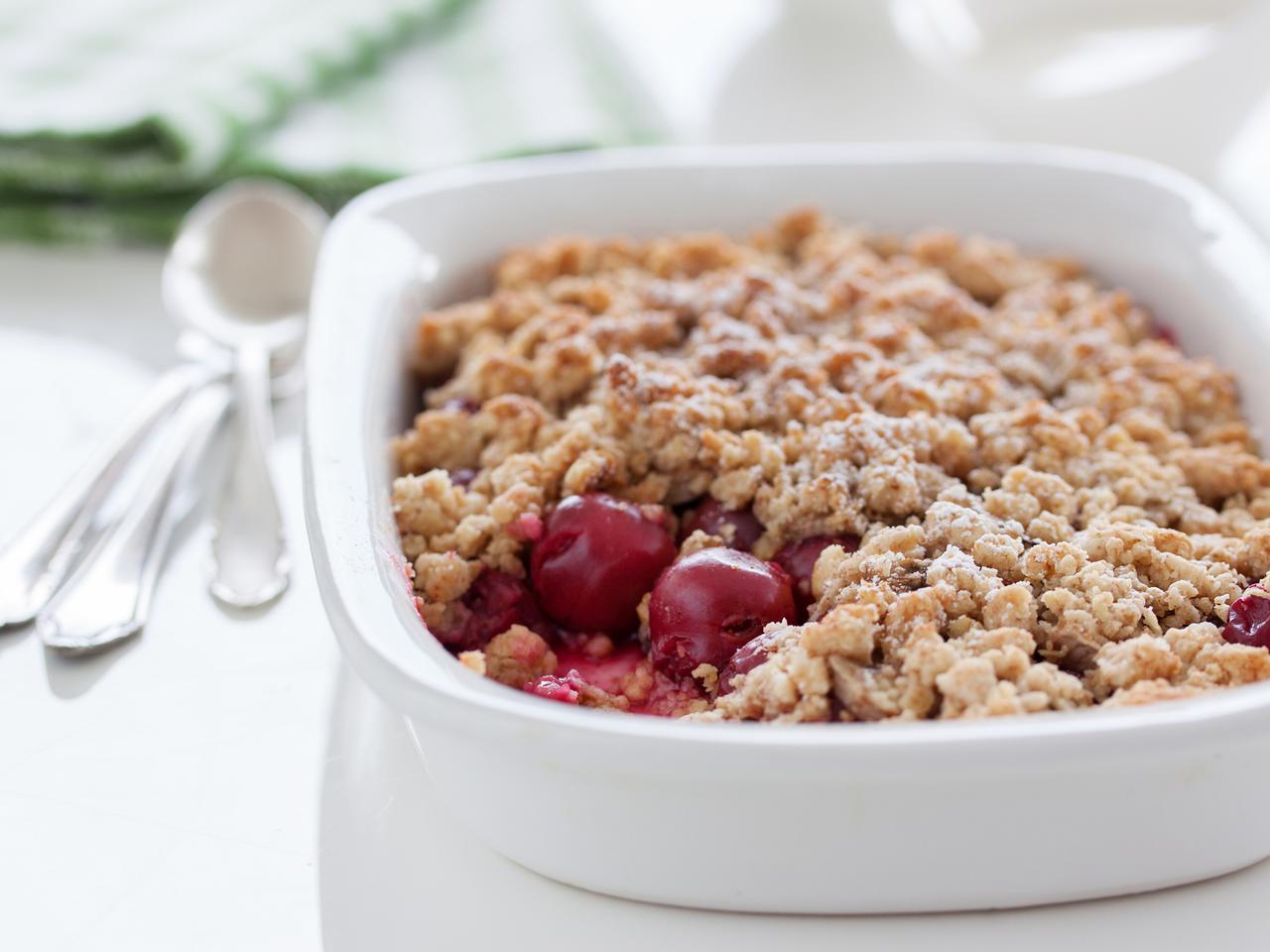 Waniliowe ciasto z czereśniami i kruszonką [sprawdzony przepis]