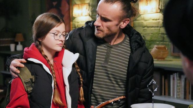 	Barwy szczęścia odc. 3189. Pola (Gabriela Szewczyk), jej ojciec Zbyszek (Krzysztof Chudzicki)