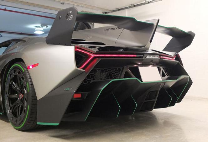 Lamborghini Veneno Roadster