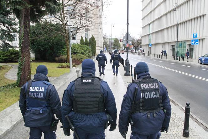 Sejm obstawiony jak twierdza! Tak szykowali się na przyjście Kamińskiego i Wąsika 