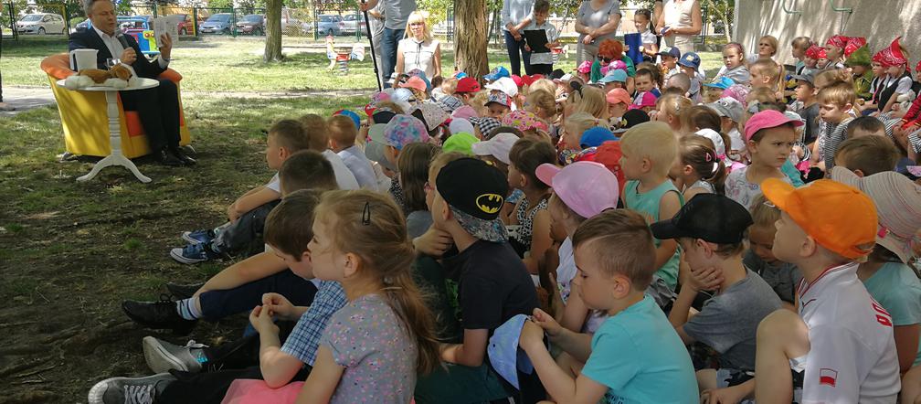 Prezydent Bydgoszczy czytał najmłodszym bajki w ramach akcji Cała Polska czyta dzieciom [ZDJĘCIA]