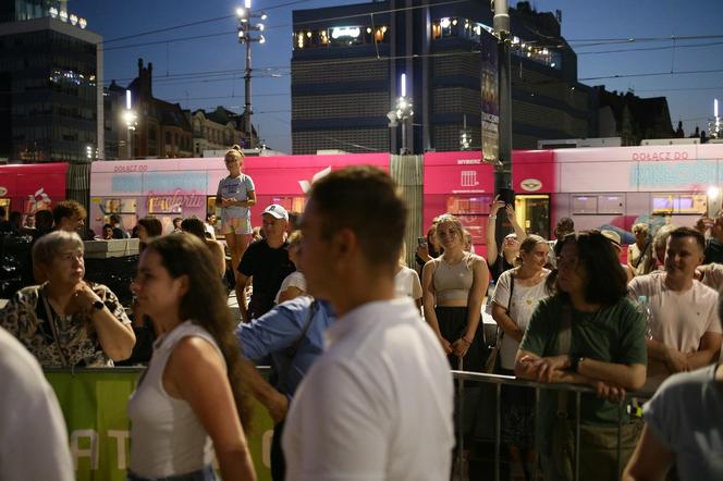 Potańcówka przed Teatrem Śląskim w Katowicach