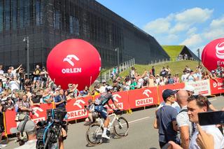 Tour de Pologne w Katowicach. Kolarze bawią się z kibicami