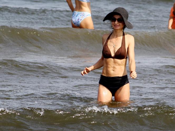 Marta Kaczyńska na plaży w Sopocie