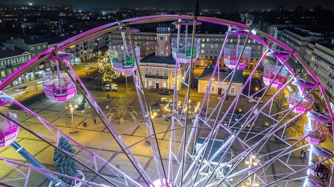 Świąteczne iluminacje w Częstochowie gotowe na jarmark bożonarodzeniowy