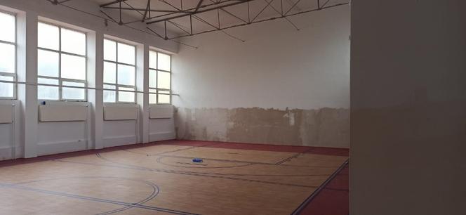 Remont sali gimnastycznej w Zespole Szkół Nr 7 w Białym Borze na finiszu