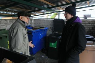 Praga-Północ, jak drugi Neapol. Mieszkańcy toną w śmieciach. „Nie ma tu miejsca”