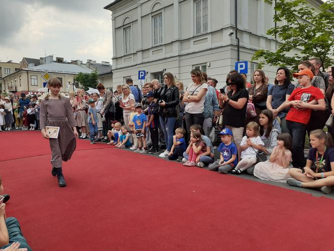 Siedlczanie mogli wsiąść w wehikuł czasu i zobaczyć ulicę Pułaskiego - Piękną sprzed stu lat