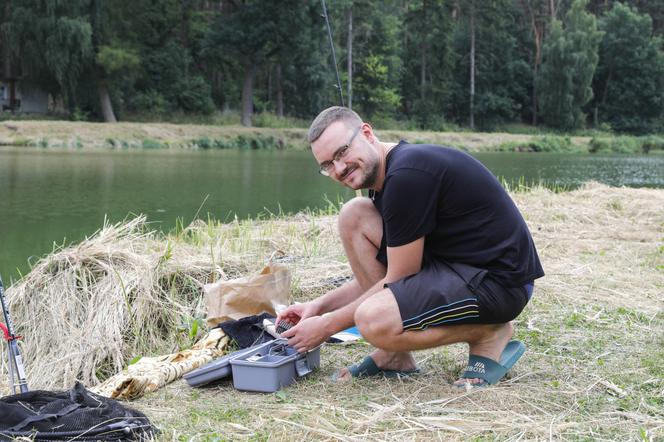 Grube Ryby - zawody wędkarskie artystów. Kto złowił największą rybę?