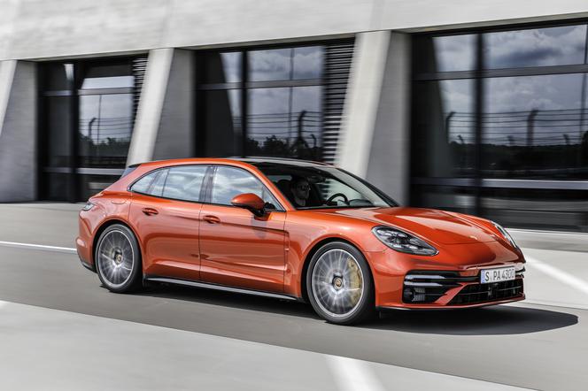 (2020) Porsche Panamera po liftingu 