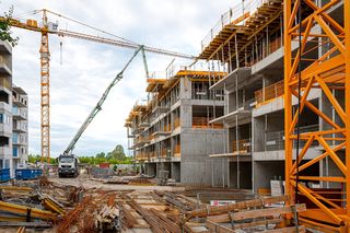 Bezpieczny Kredyt 2 proc. poruszył rynek mieszkań. Wąskim gardłem jest podaż lokali i wydajność banków