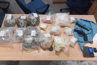 DILER miał w mieszkaniu narkotyki za 400 tysięcy! [WIDEO]