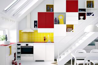 Biała kuchnia IKEA i kolorowe dodatki
