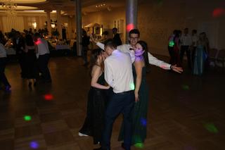 Zabawa studniówkowa Technikum nr 10 w Rzeszowie. Tak bawili się tegoroczni maturzyści [GALERIA]