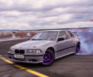 SkillZone Festiwal - motoryzacyjne emocje na lotnisku w Mielcu