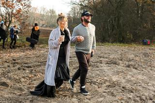 Doda Dorota Rabczewska wpada w objęcia ukochanego. 