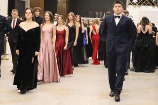 Tak wyglądała studniówka V LO im. Marii Skłodowskiej Curie w Lublinie [DUŻO ZDJĘĆ]