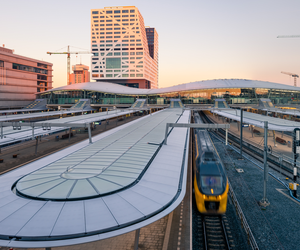 Utrecht Centraal - największy dworzec kolejowy Holandii 