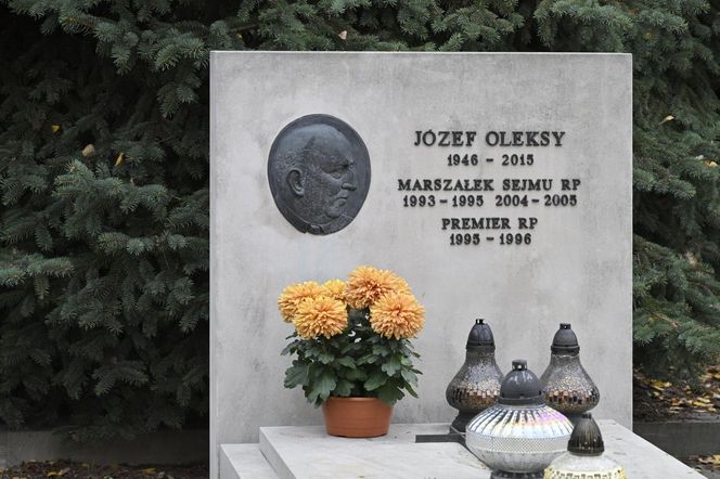 Tu spoczywa Józef Oleksy