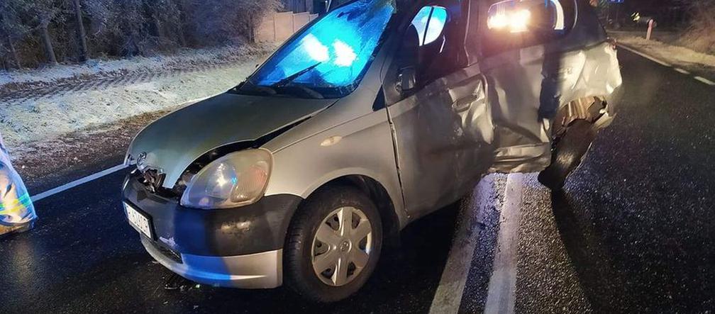 Parszów. 31-letni diakon zginął w wypadku! Jego toyota zderzyła się z dwoma innymi autami [ZDJĘCIA]
