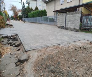Budowa nowej nawierzchni na ulicy Fabrycznej w Siedlcach już na finiszu. Zobacz zdjęcia!