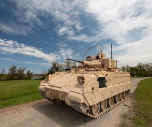 Ukraiński Bradley masakruje rosyjskie BMP-2. Sieje spustoszenie i ratuje żołnierzy