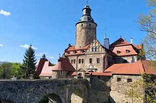 Najbardziej tajemniczy zamek w Polsce. Ta studnia kryje makabryczną legendę