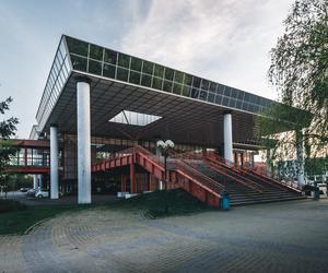 Dworzec kolejowy w Częstochowie - zdjęcia. Tak dziś wygląda ikona lat 90. 