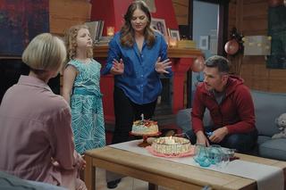 	M jak miłość odc. 1740. Anita (Melania Grzesiewicz), Pola (Hania Nowosielska), Weronika (Ewelina Kudeń-Nowosielska), Kamil (Marcin Bosak)