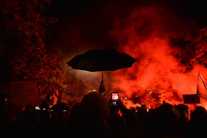 Blokada Krakowa 28 października. Miasto całkowicie STANIE, będzie Strajk Kobiet