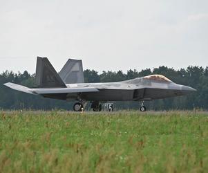 Łódzkie. Już 12 myśliwców F-22 Raptor stacjonuje w Łasku!