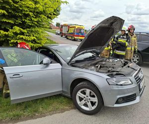 Zderzenie dwóch samochodów w Chybicach. Wśród poszkodowanych są dzieci