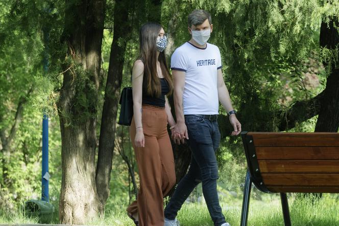 Koronawirus w Polsce. Ponad 400 nowych zakażeń w poniedziałek, 27 września