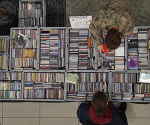 Zimowy Kiermasz Płyt Winylowych w Bydgoszczy. Czarne krążki przyciągnęły tłumy! 