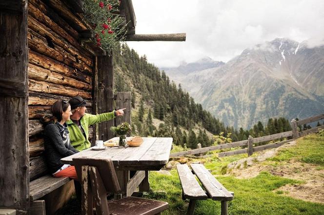 Dolina Stubai na jesień 2023. Niektórzy przyjeżdżają dla lokalnych smakołyków